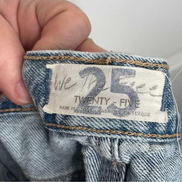 We The Free Maggie Mid Rise Distressed Short in Kiss Me Wash Boho Bohemian 25 - Picture 13 of 15